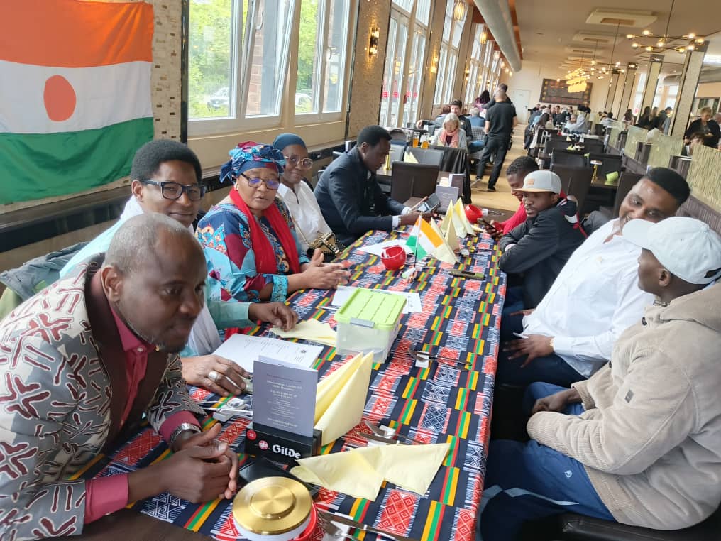 Membres de la diaspora nigérienne lors du recensement